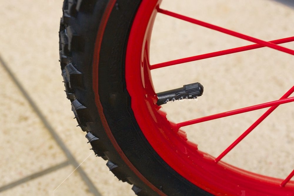 why is lower pressure better for mountain bike tires